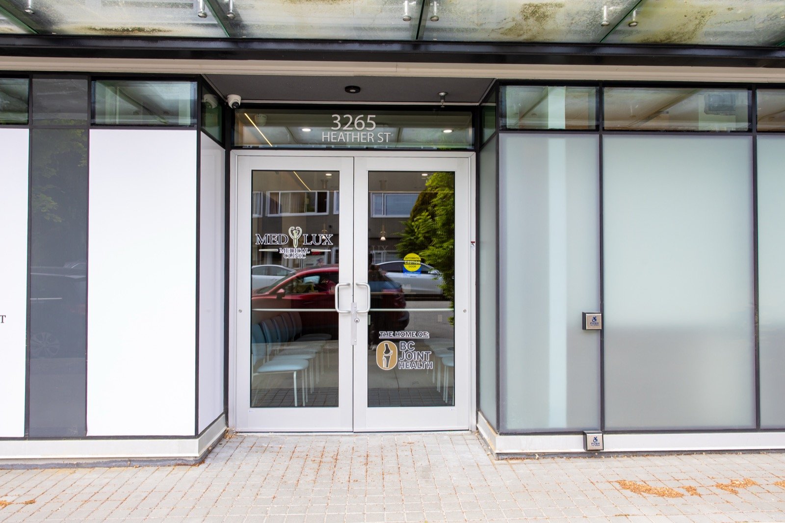 Clinic entrance at 3265 Heather Street, Vancouver
